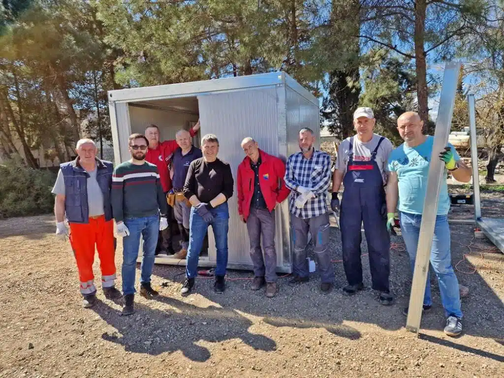 Kalesija – Doček volontera koji su u Turskoj montirali stambene kontejnere |