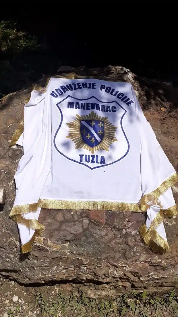 Radni sastanak gradonačelnika Tuzle i predstavnika Udruženja policije “Manevarac” |