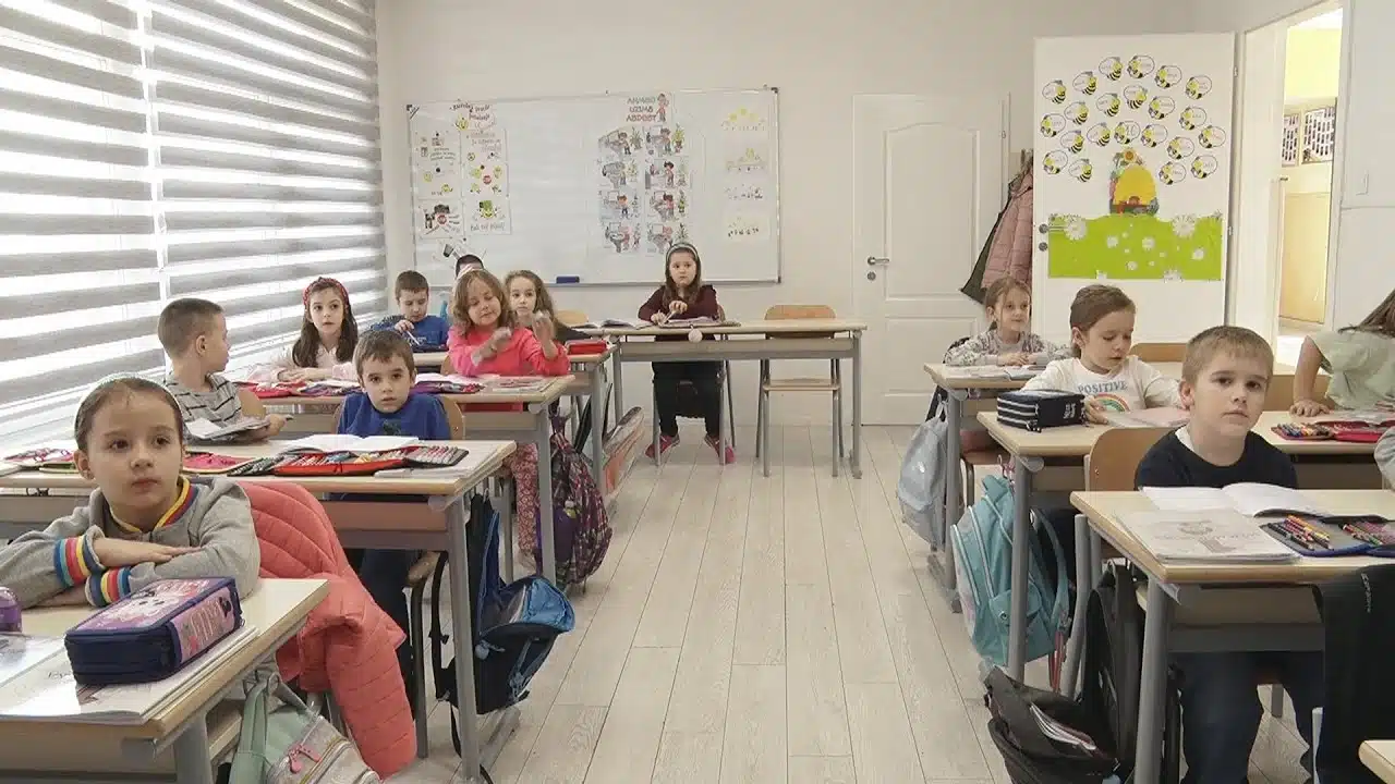 U Tuzlanskom kantonu u toku upis prvačića |