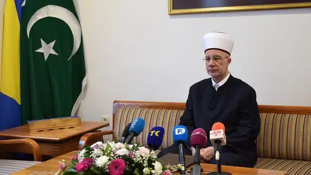 (VIDEO) Tuzlanski muftija Vahid ef. Fazlović uputio ramazansku poruku |
