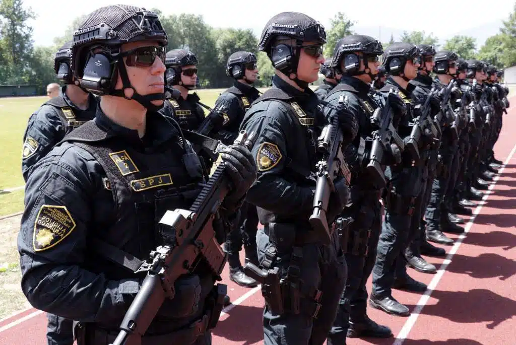 policija