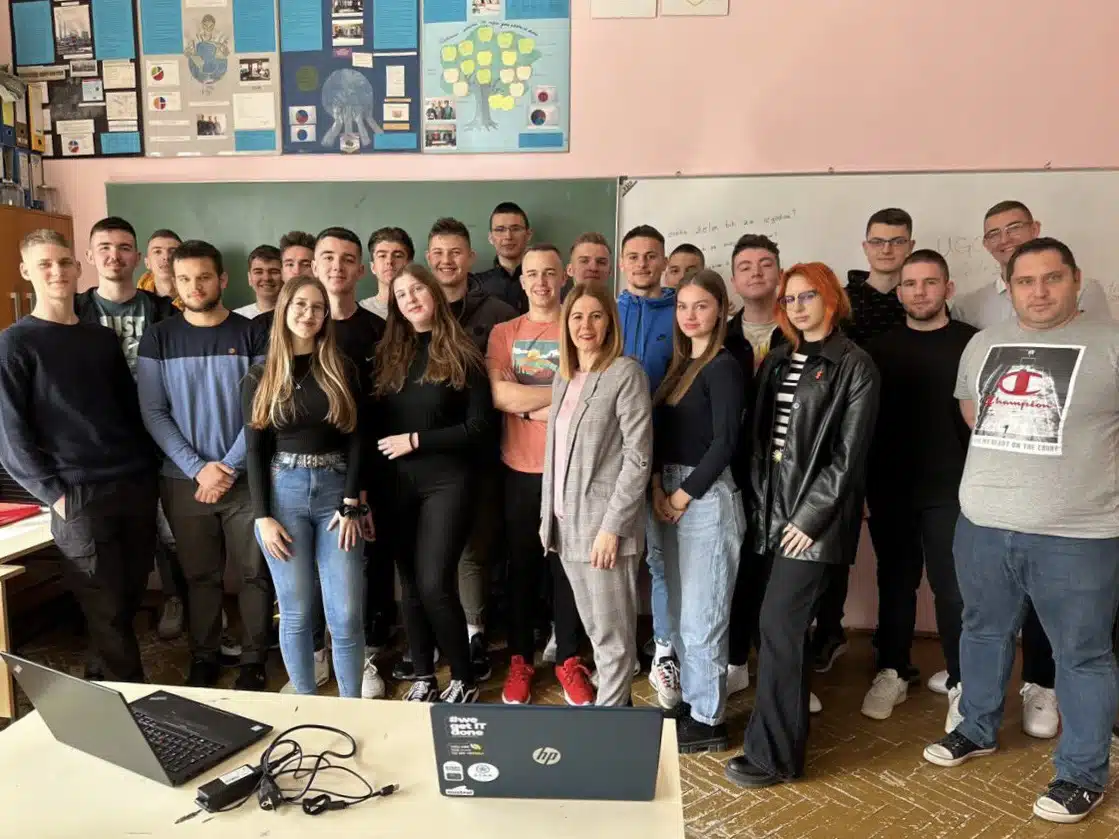 Učenici Mješovite srednje elektrotehničke škole Tuzla istraživali na temu “Izborne prevare u BiH” |