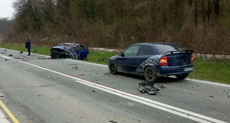 Teška saobraćajna nesreća kod Srebrenika: Žena poginula, dvoje djece povrijeđeno