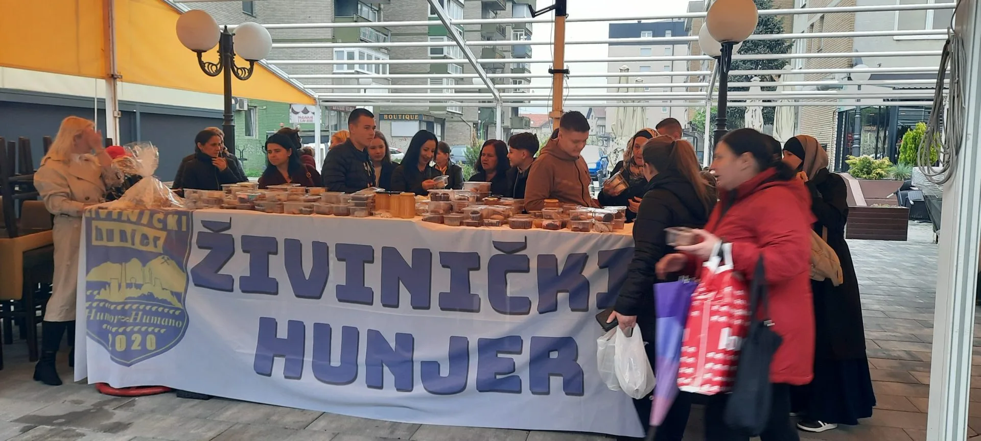 Građani kupovinom kolača podržali rad Udruženja djece oboljele od dijabetesa TIP1