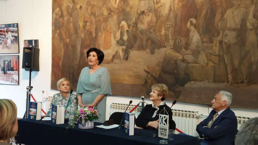 Tuzla – Održana promocija knjige ‘Pedijatrija i zdravstvena njega’ |
