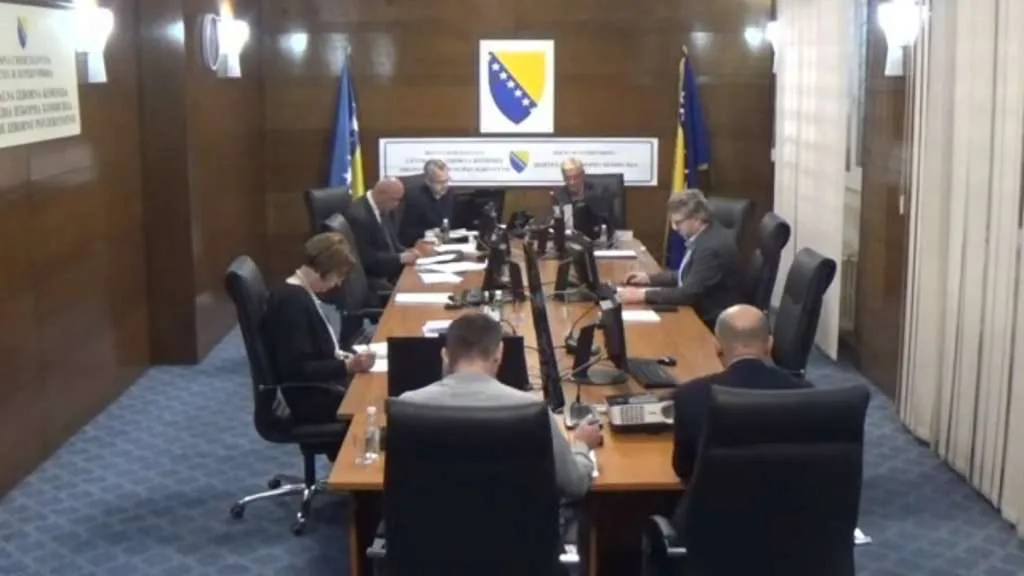 Ovjera stranaka i nezavisnih kandidata za prijevremene izbore za gradonačelnika Grada Živinice |