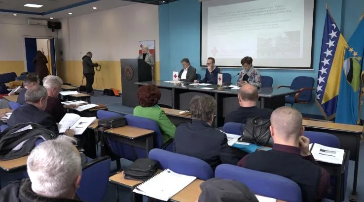 (VIDEO) Crveni križ TK: U 2022. godini obezbijeđena i distribuirana humanitarna pomoć u vrijednosti od 127.314 KM |