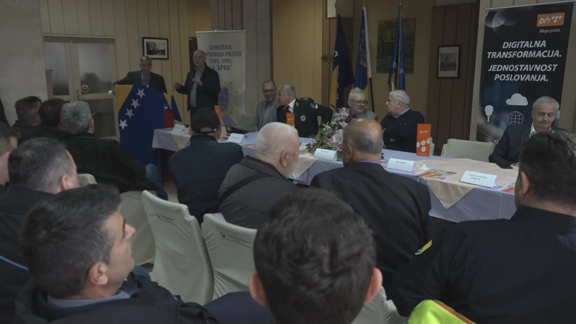 (VIDEO) Obilježava se 31. godišnjica formiranja rezervnih stanica milicije u svim mjesnim zajednicama tadašnje općine Tuzla |