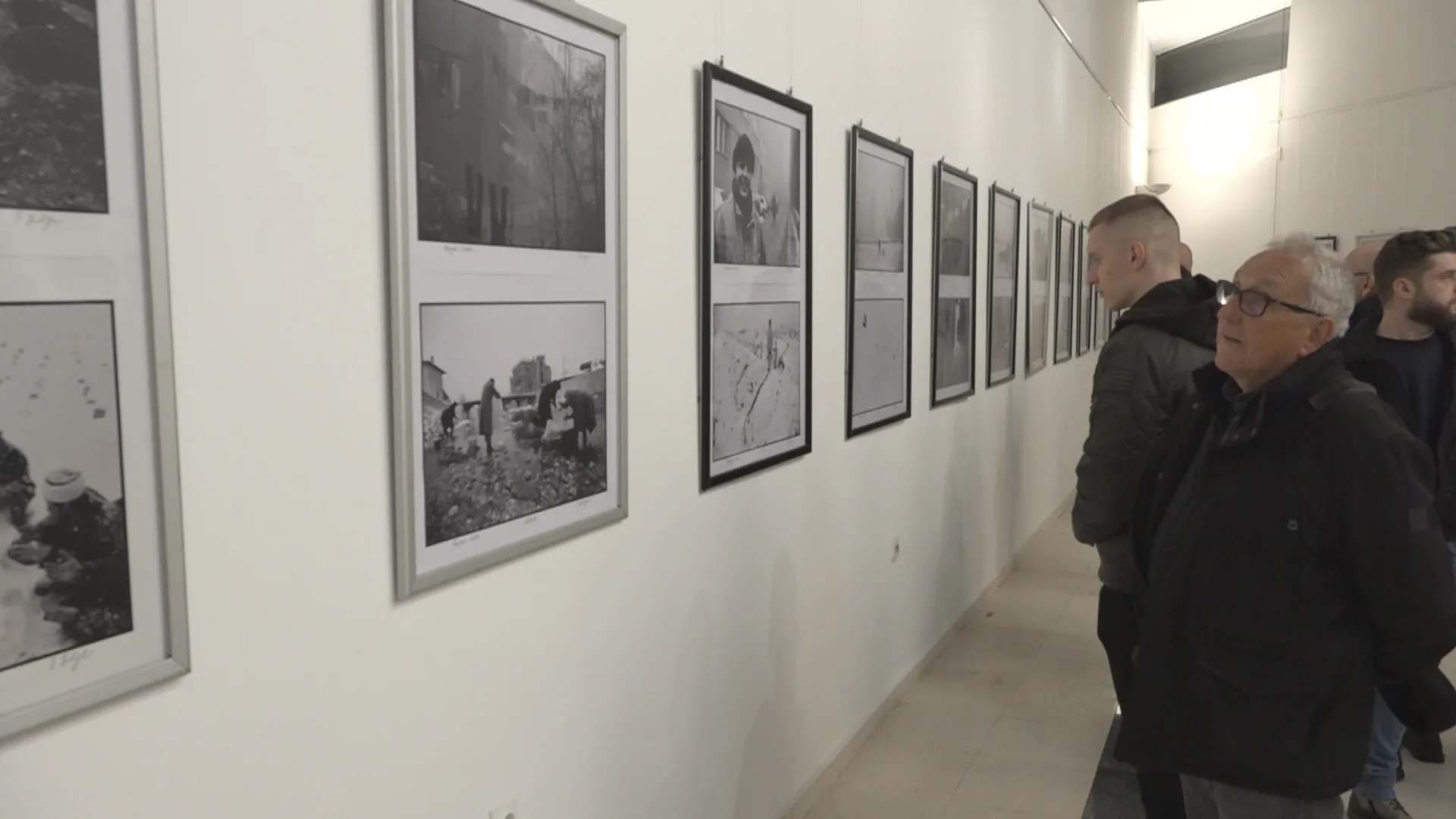 (Video) U Tuzli otvorena izložba slika “1993.” autora Zorana Filipovića |