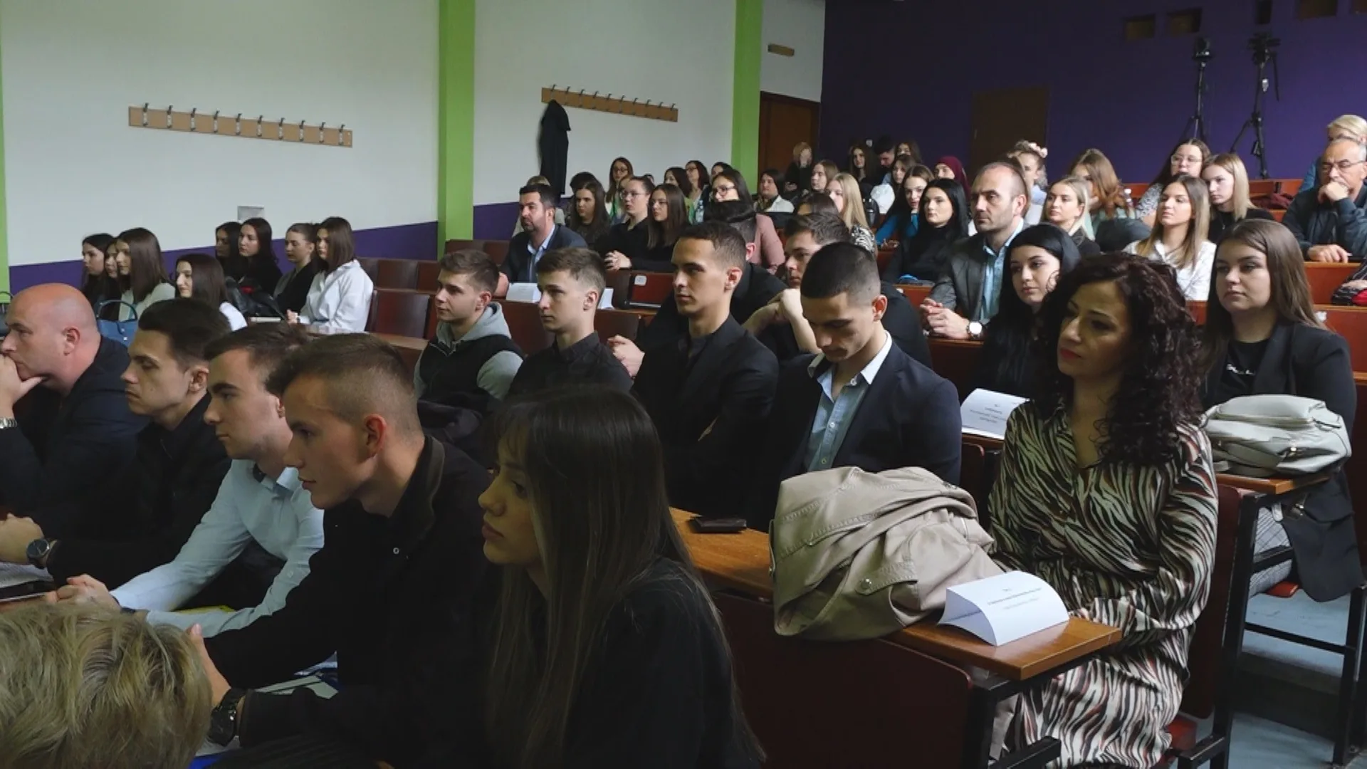 (Video) Na Ekonomskom fakultetu Univerziteta u Tuzli održano takmičenje poduzetničkih ideja za srednjoškolce |