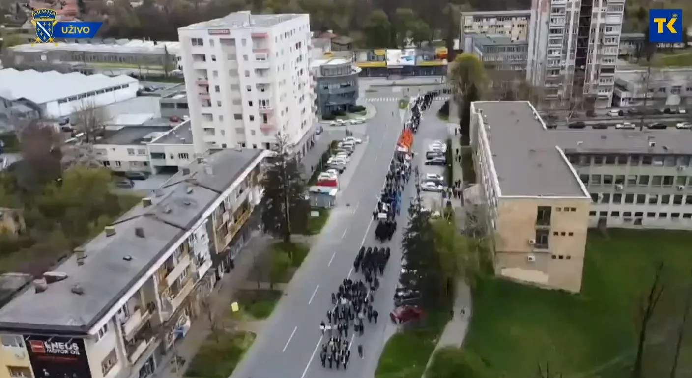 U Tuzli svečano obilježen Dan Armije Republike Bosne i Hercegovine |