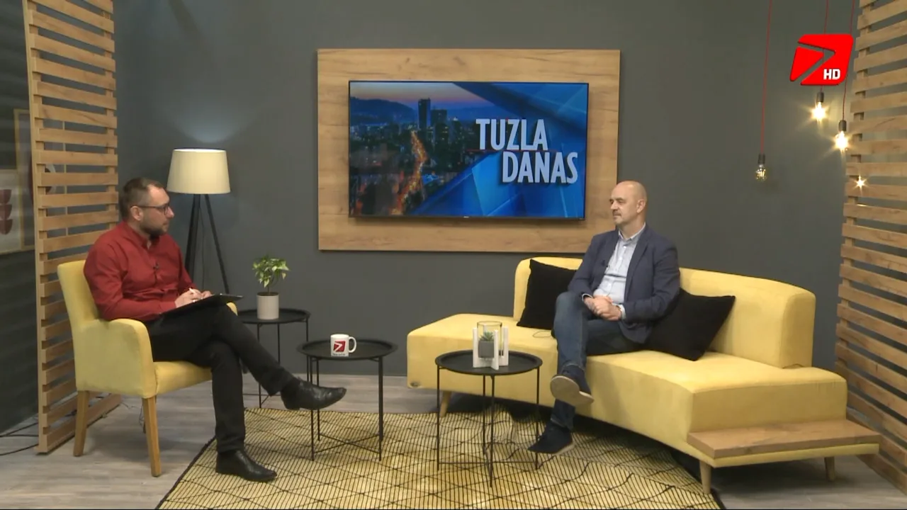 (Video) U Tuzli danas o aktivnostima Udurženja porodica s troje ili više djece „Porodice tri plus“ |