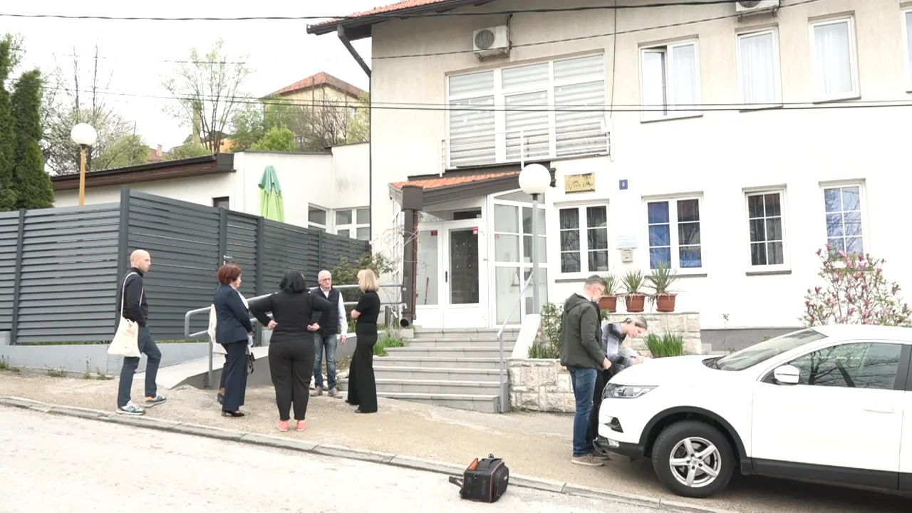 (Video) Na području BiH renovirano pet sigurnih kuća, među njima i Sigurna kuća UG Vive žene Tuzla |