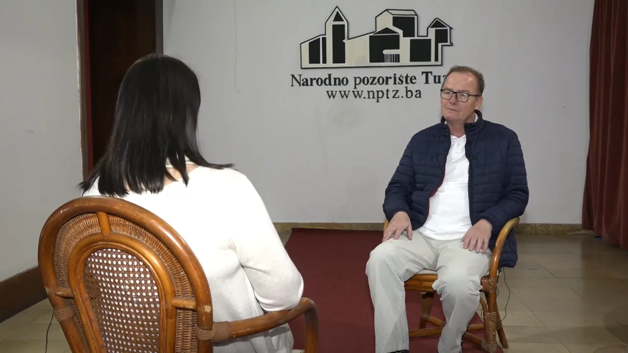 (Video) Iliktarević: Predstava Macbett napravljena je da se publika začudi, zapita, nasmije, a možda neko i naljuti |