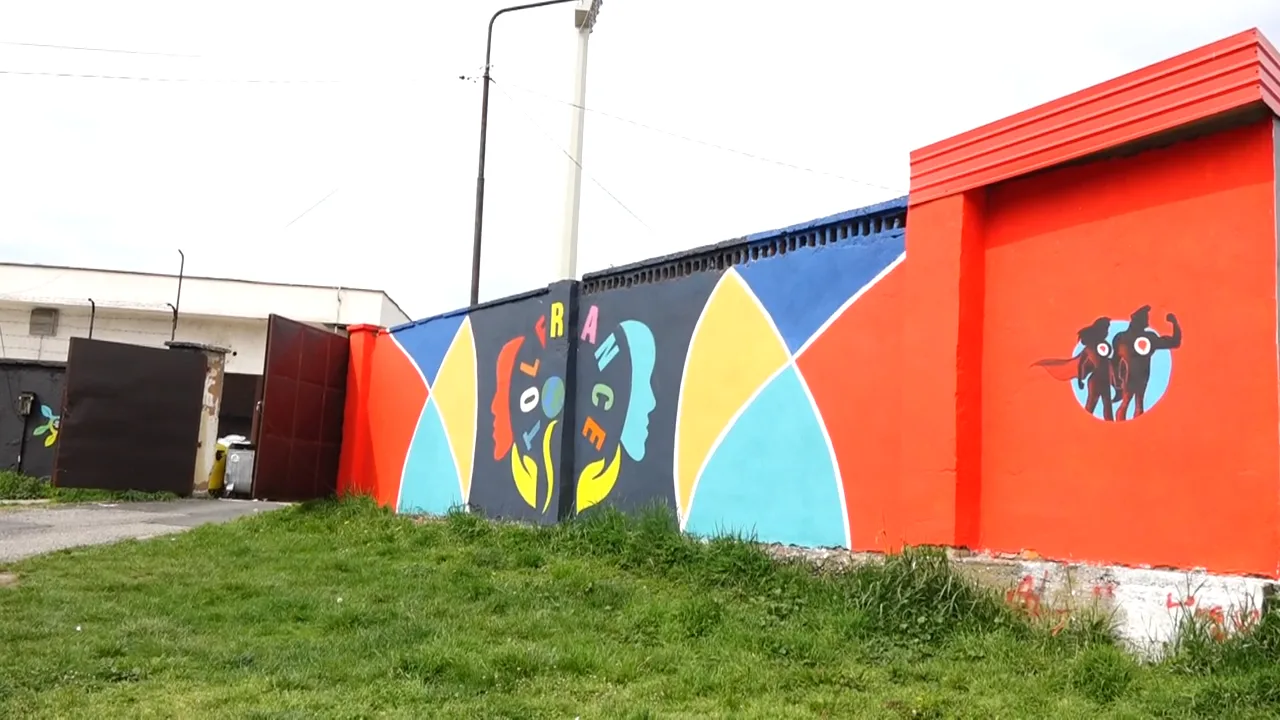 (Video) Novi mural krasi zidove gradskog stadiona Tušanj