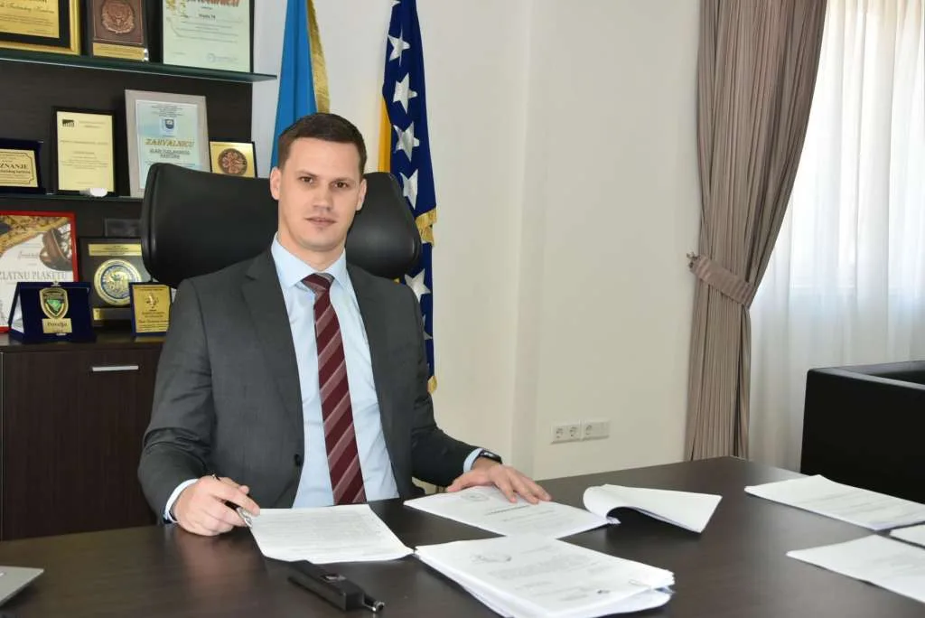 Halilagić uputio čestitku u povodu 8. aprila Međunarodnog dana Roma |