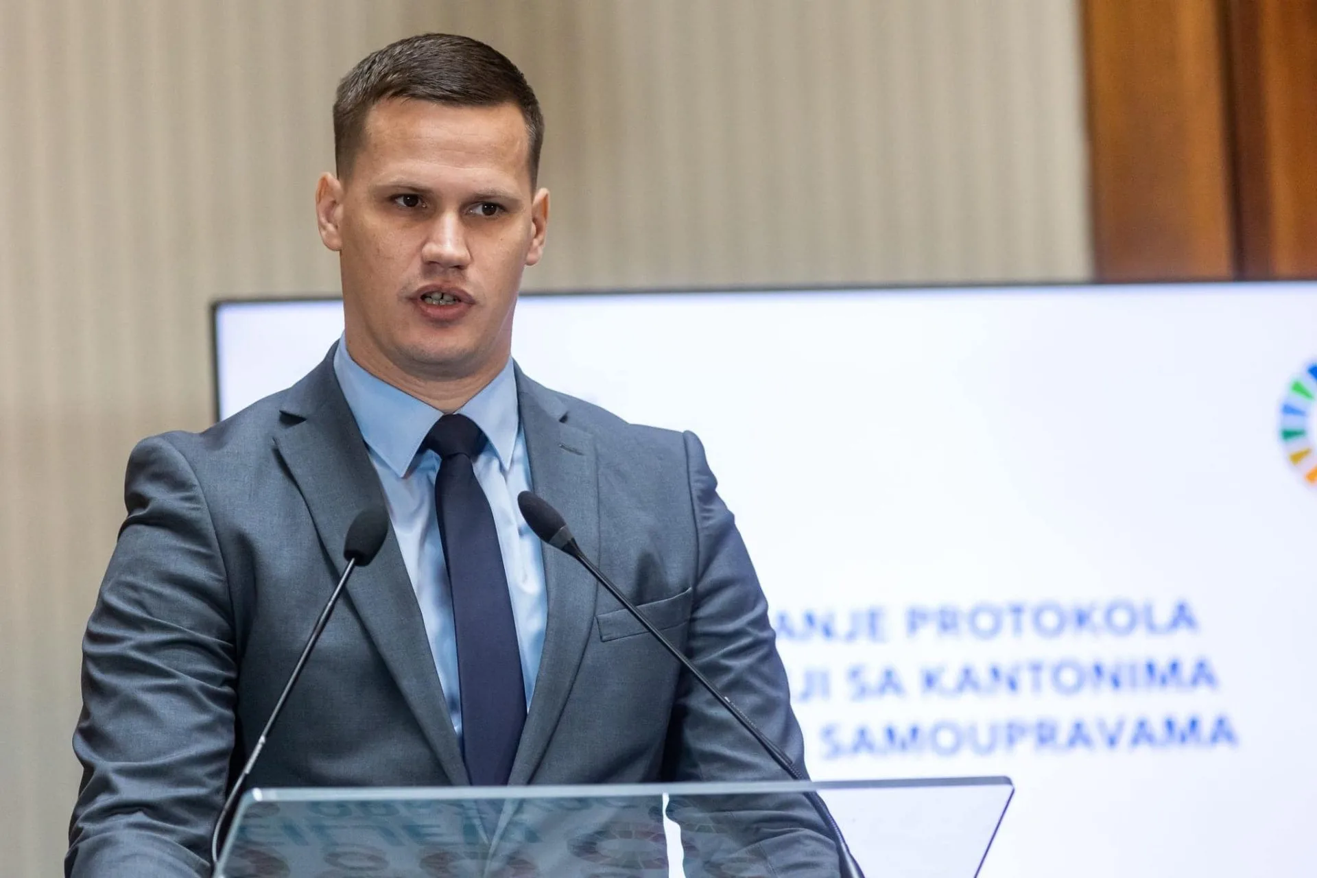 Premijer Halilagić uputio čestitku povodom Uskrsa |