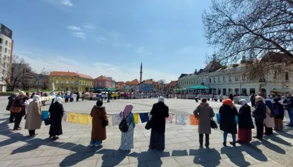 Majke Srebrenice pozvale bh. institucije da rade na otkrivanju grobnica i identifikaciji žrtava |