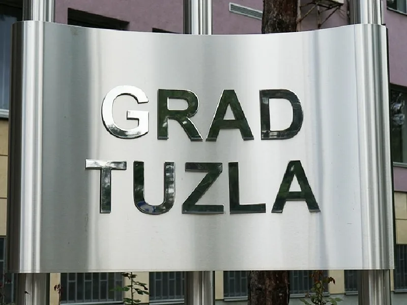 Objavljen Javni poziv za dodjelu Nagrade Grada Tuzle za ostvaren natprosječan uspjeh učenika, studenata i sportista sa područja grada Tuzle |