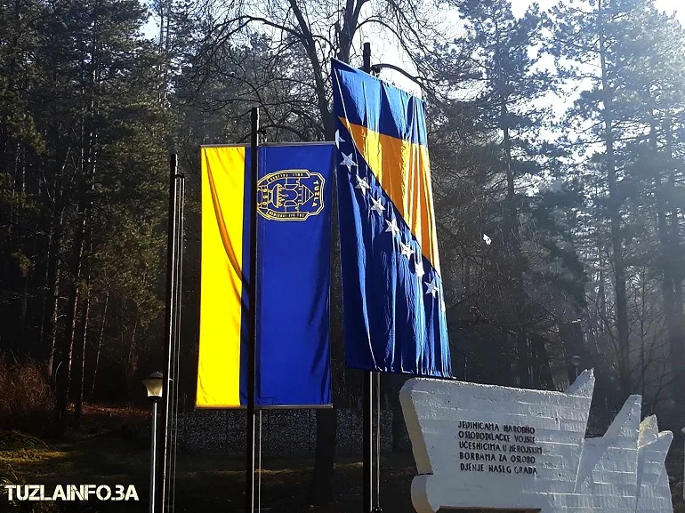 Grad Tuzla danas obilježava 4. april, datum od posebnog značaja u novijoj historiji Tuzle