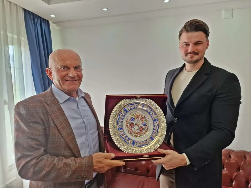 Predstavnik Ambasade Turske u BiH u posjeti Kalesiji, zahvalio za pomoć nakon zemljotresa |