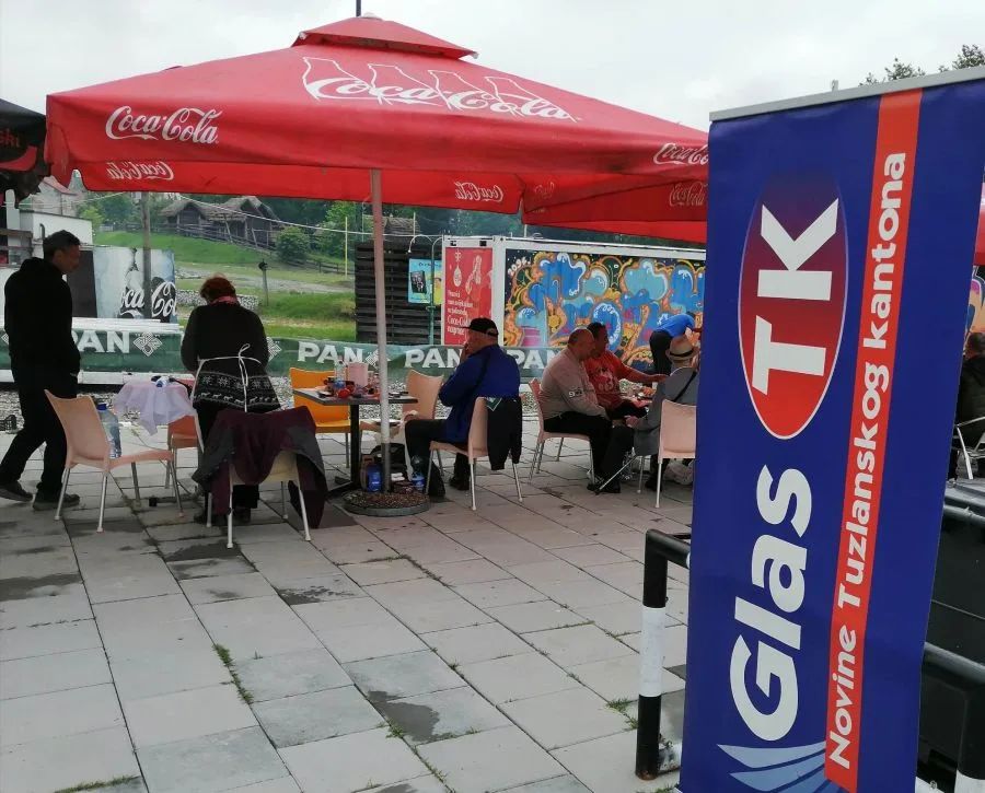 Panonica:Takmičenje novinara u kuhanju bosanskog lonca