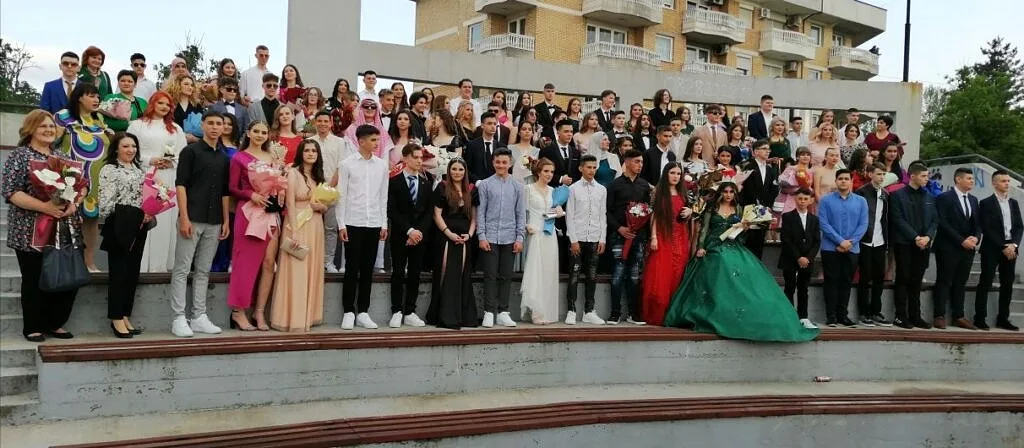 Druga OŠ:Organizovan ispraćaj maturanata