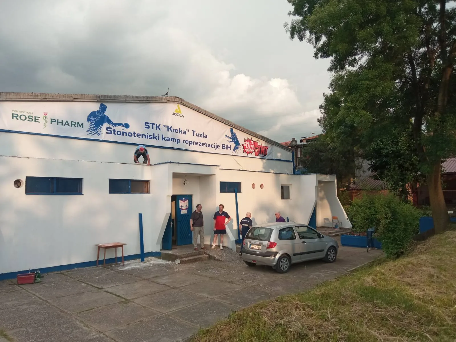 Uz pomoć građana i prijatelja STK Kreka uređena kultna sportska dvorana u Tuzli (FOTO)