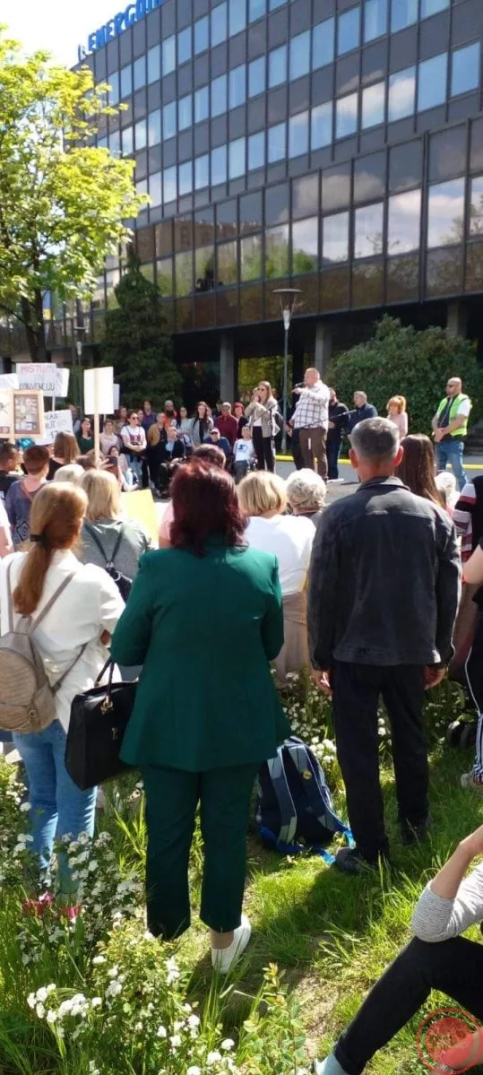 Održani protesti ispred zgrade Vlade FBIH –