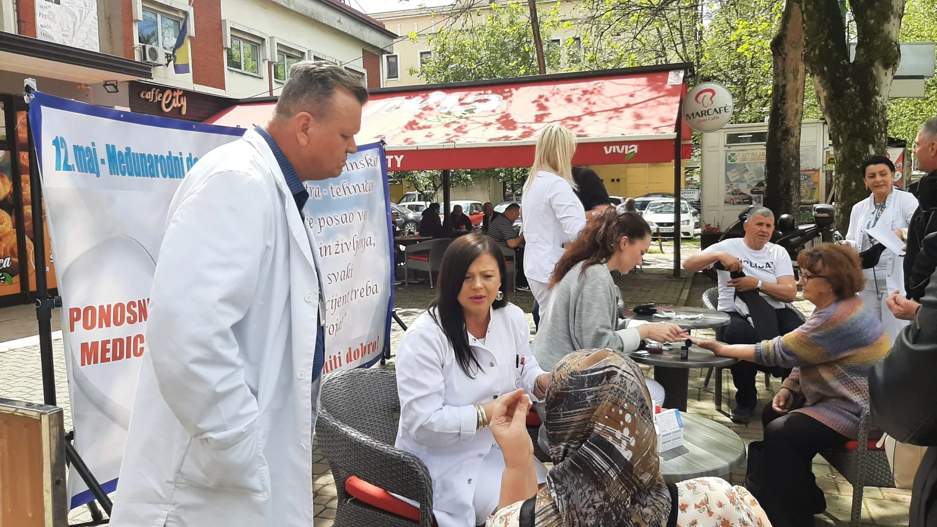 Uposlenici JU Dom uzdravlja Živinice Dana sestrinstva obilježili s građanima