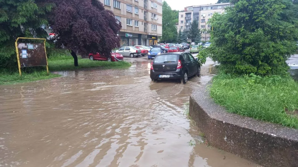 Jako nevrijeme u Tuzli, za srijedu objavljeno novo upozorenje iz Federalnog hidrometeorološkog zavoda BiH
