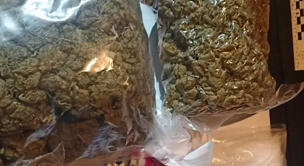 Policija u Gračanici zaplijenila skoro pet kilograma droge i uhapsila dvije osobe (FOTO)