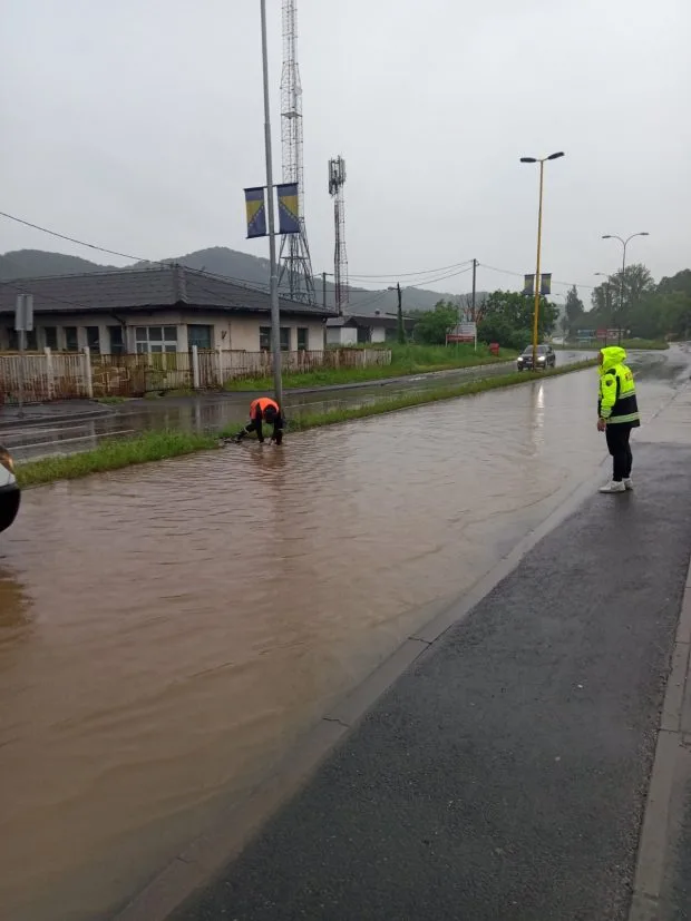 Služba civilne zaštite imala najmanje pet intervencija na području Tuzle  (FOTO)