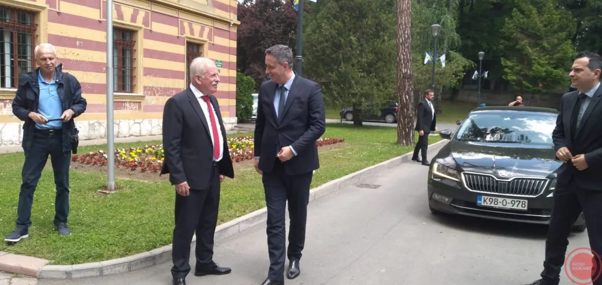 Član Predsjedništva BiH dr. Denis Bećirović danas je boravio u Gračanici –