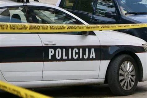Zbog saobraćajne nezgode obustavljen saobraćaj na putu Živinice-Kalesija