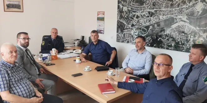 Gradonačelnik Srebrenika posjetio PU Srebrenik, razgovarano o bezbjednosnoj situaciji na području Grada –