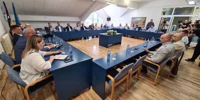 Vlada Tuzlanskog kantona razgovarala sa privrednicima u TK –