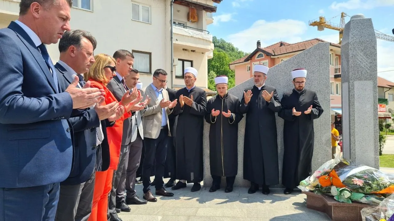 Završena manifestacija “Dani odbrane Sapna” : Obilježena godišnjica pogibije narodnog heroja Mehdina Hodžića Senada (VIDEO+FOTO)
