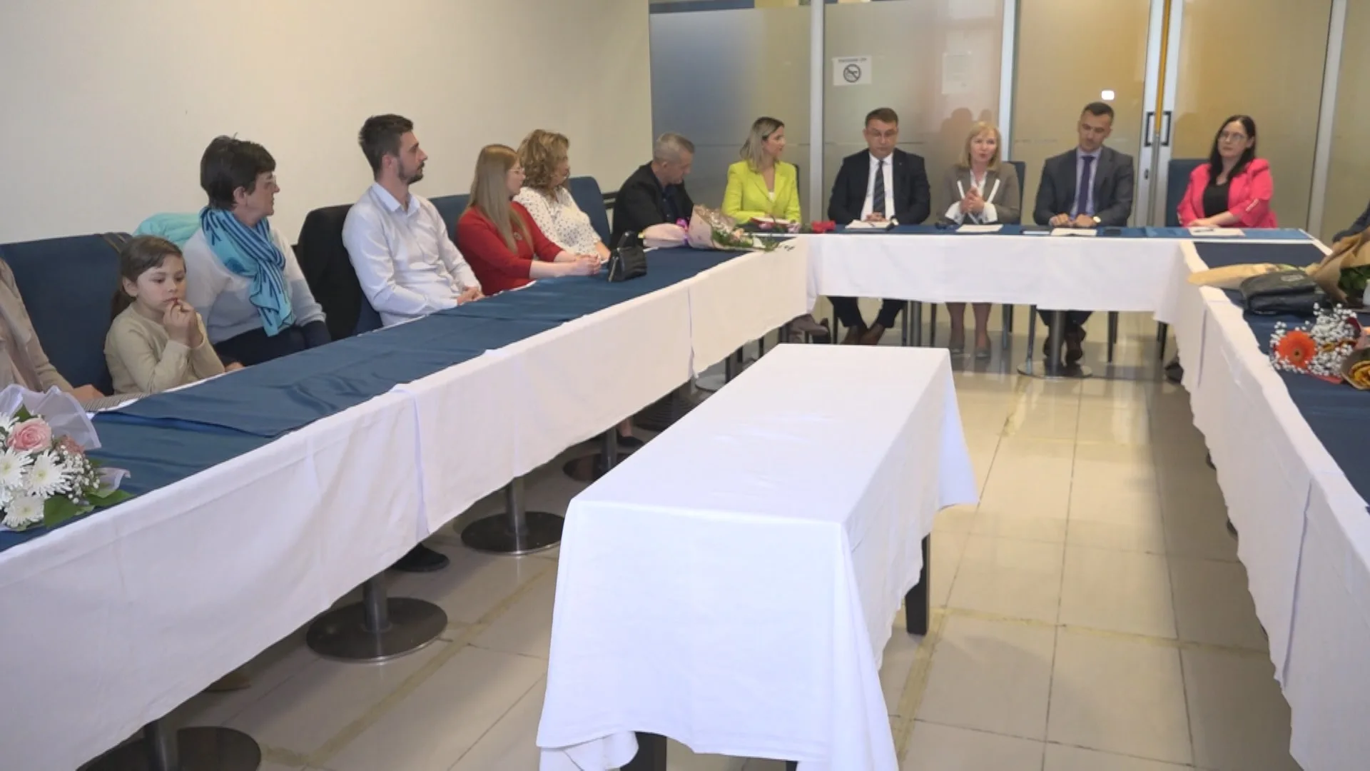 (VIDEO) Dodijeljeni certifikati polaznicima edukacije iz oblasti hraniteljstva za djecu |