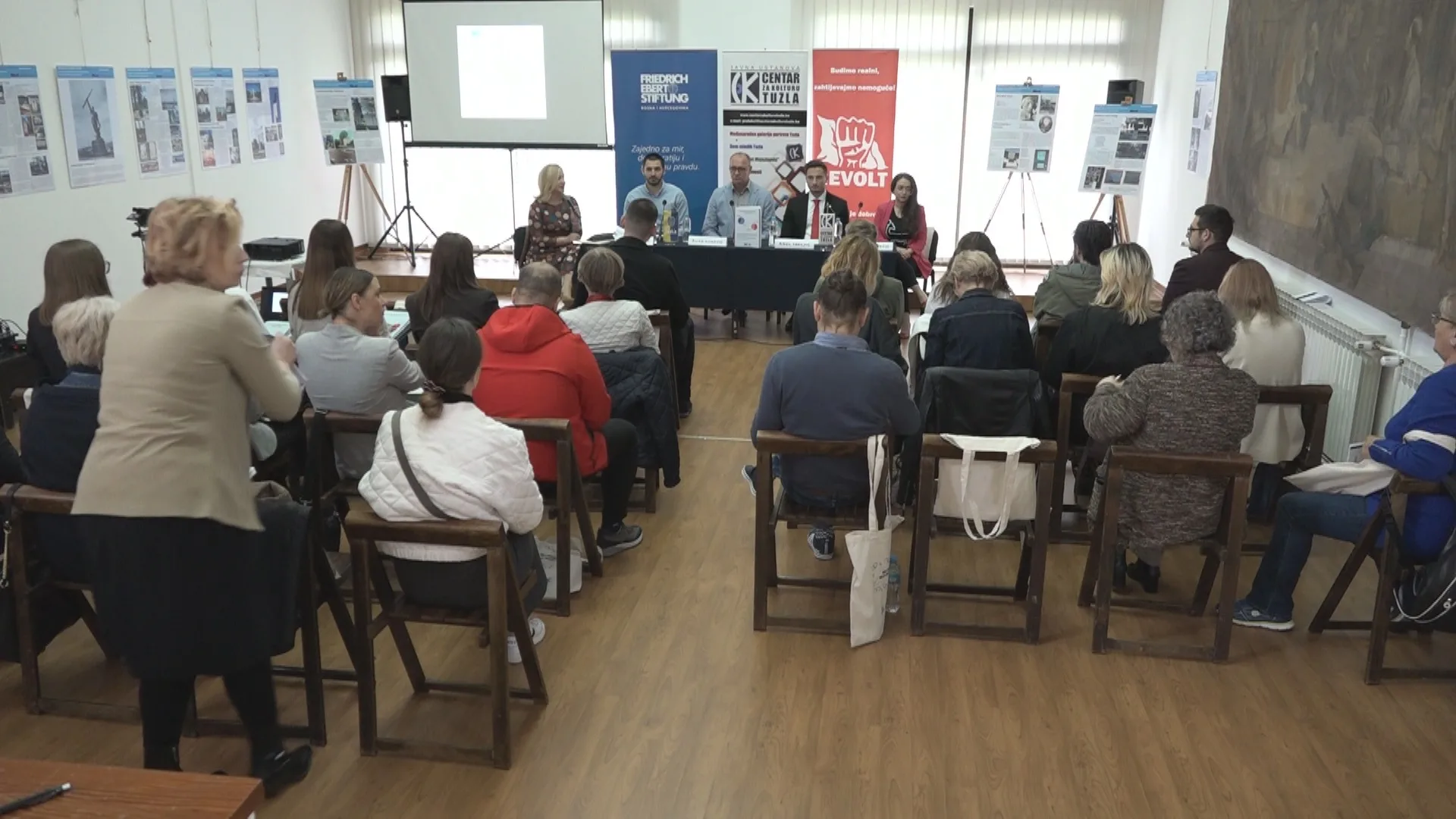 (Video) Održana panel diskusija o Budžetu Grada Tuzle |