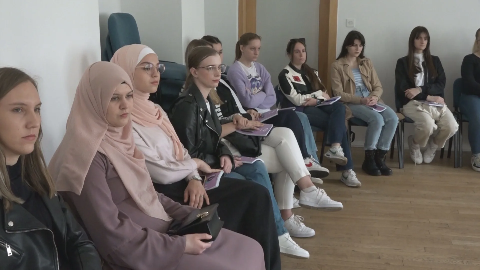 (Video) Održane prve radionice u okviru projekta ˝Osnaživanje STEM studentica˝ |