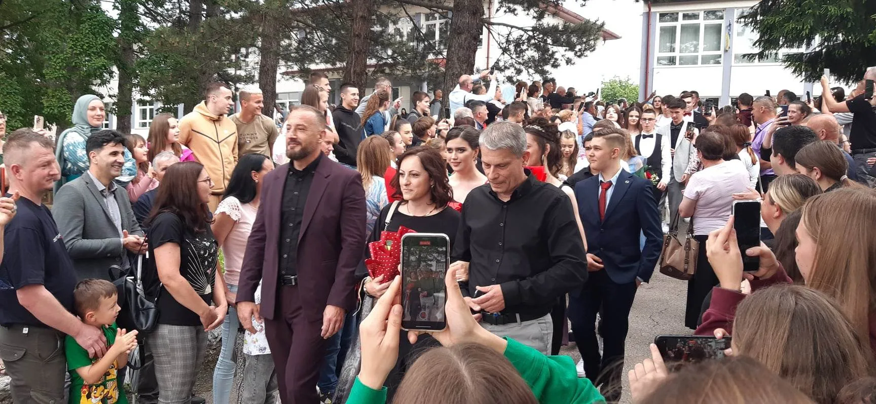 Maturanti OŠ Đurđevik u petak upriličili defile i matursku zabavu