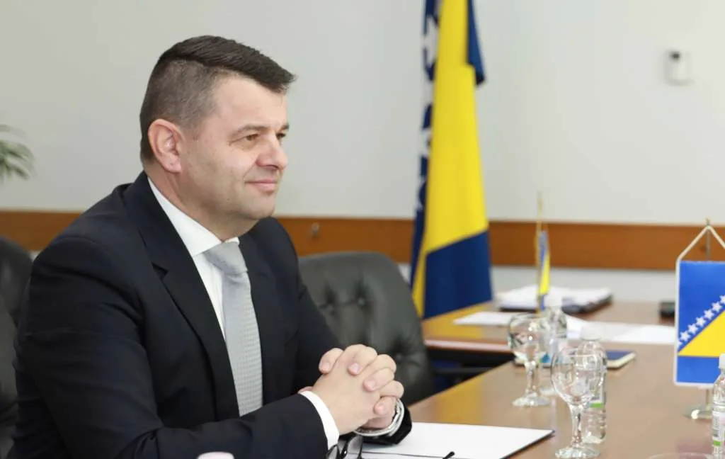 Hurtić: Bh. mediji i novinari su posljednjih decenija na svojim plećima iznijeli ogroman teret |