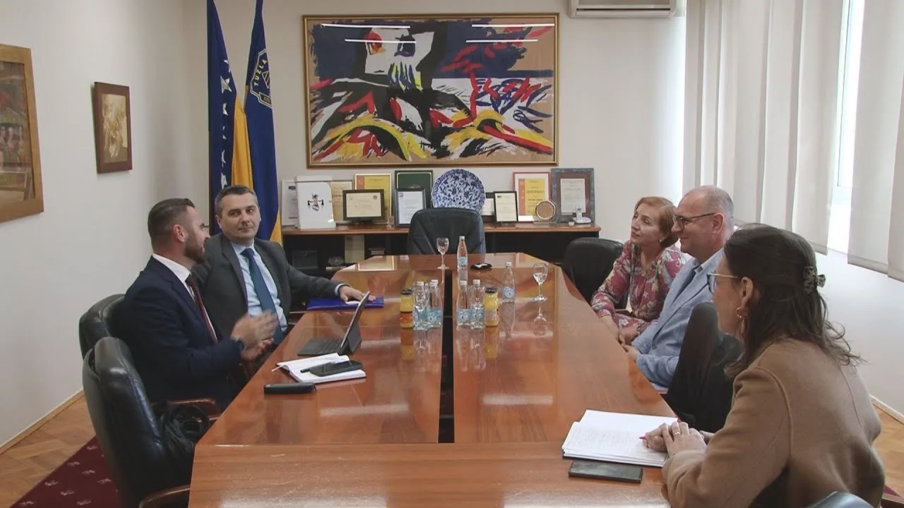 Ministar Dizdar posjetio Tuzlanski kanton, najavio podršku povratničkim sredinama |