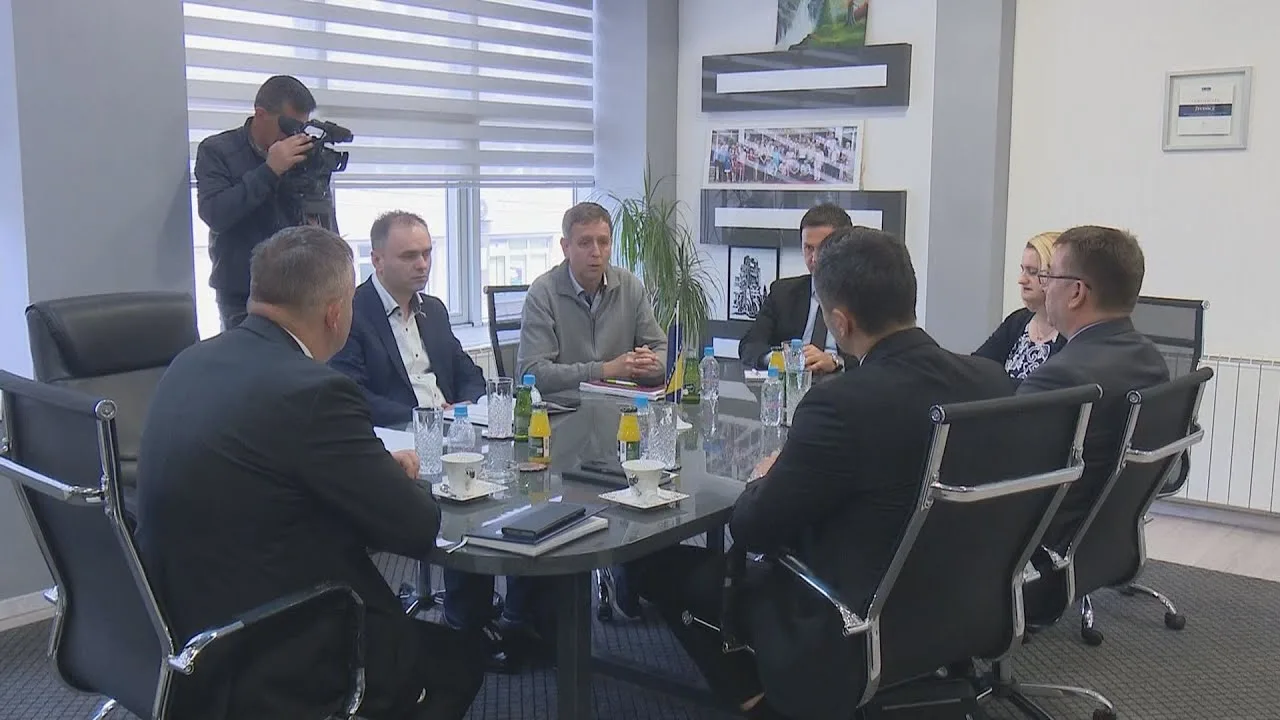 Ministar Alić u Živinicama: Ulaganja u povratničke zone |