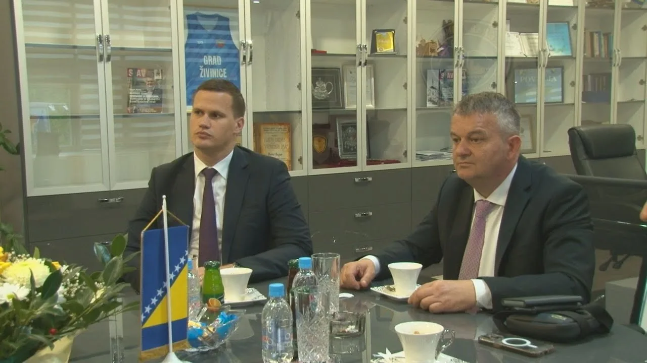 Vlada TK sa privrednicima i predstavnicima lokalne vlasti u Živinicama |