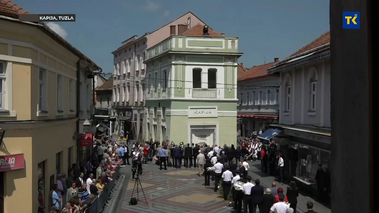 Brojne delegacije odale počast ubijenima na “Kapiji” |