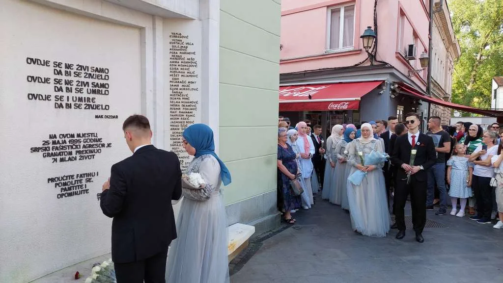 Svečani defile 347. generacije maturanata Behram-begove medrese u Tuzli