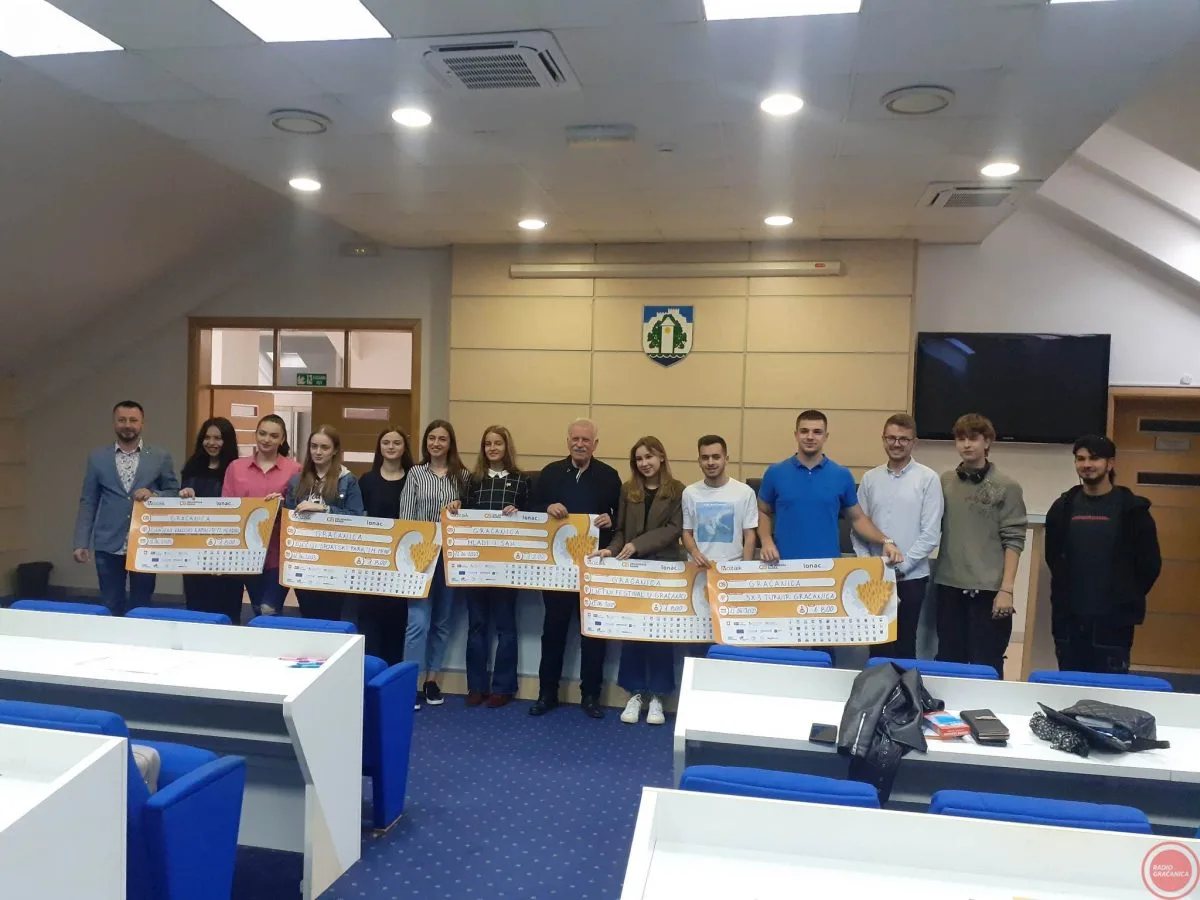 Potpisani novi ugovori društveno korisnih projekata – Omladinska banka –
