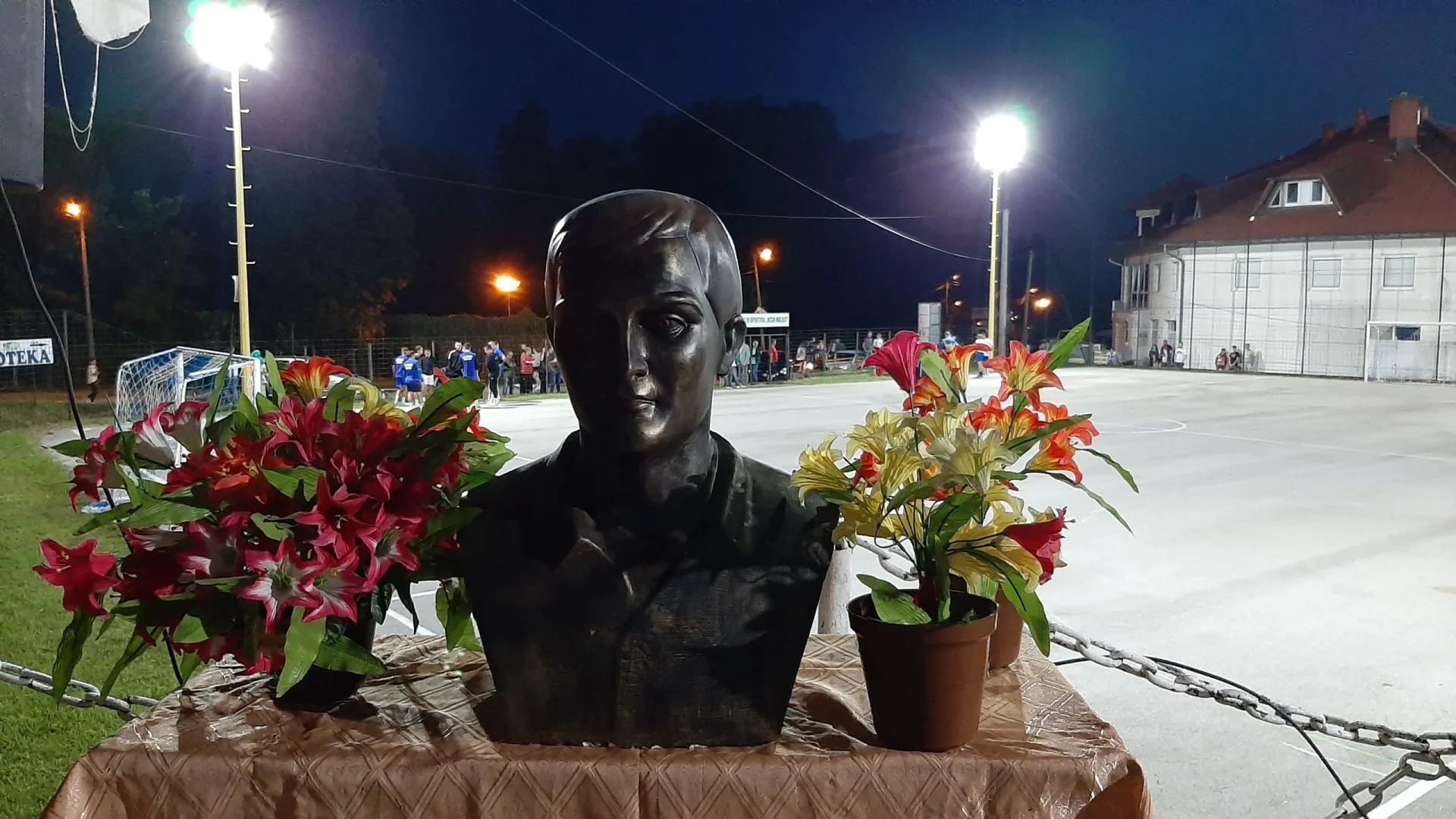 Otvoren memorijalni turnir posvećen heroju Nesibu Malkiću i poginulim borcima Dubrava